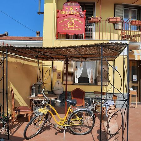 B&B La Casa Gialla Di Luca Mazzè Exterior foto